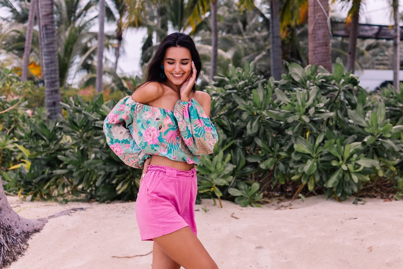 How to Dress Up for Hawaiian Theme Party: A Guide